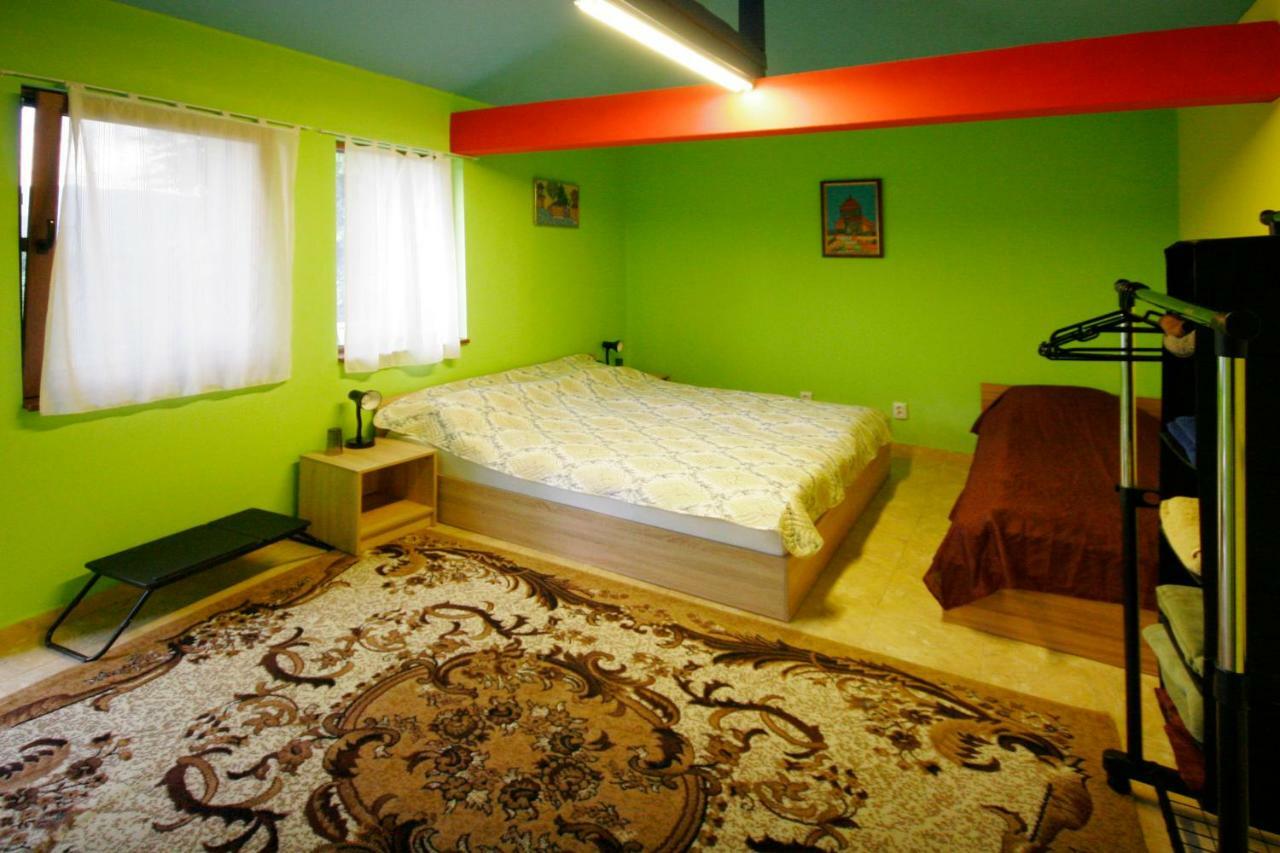 Zlatna Panega Chuchi Guest House 1 מראה חיצוני תמונה